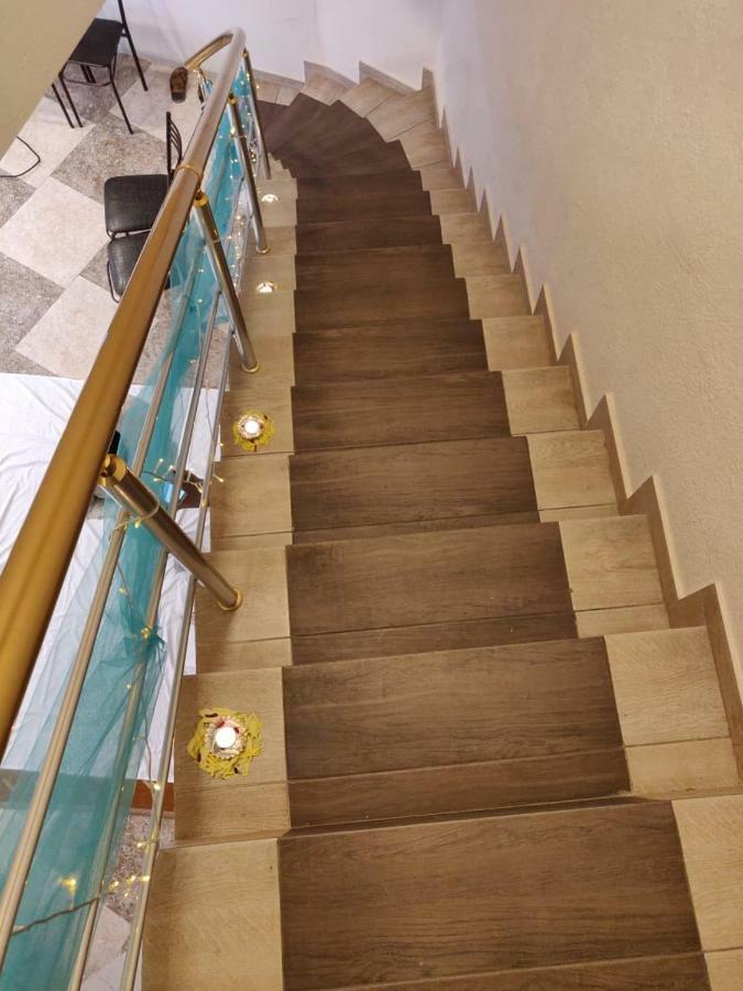 Shree Gopal Gayatri Lok Hotel Yerevan Exterior photo