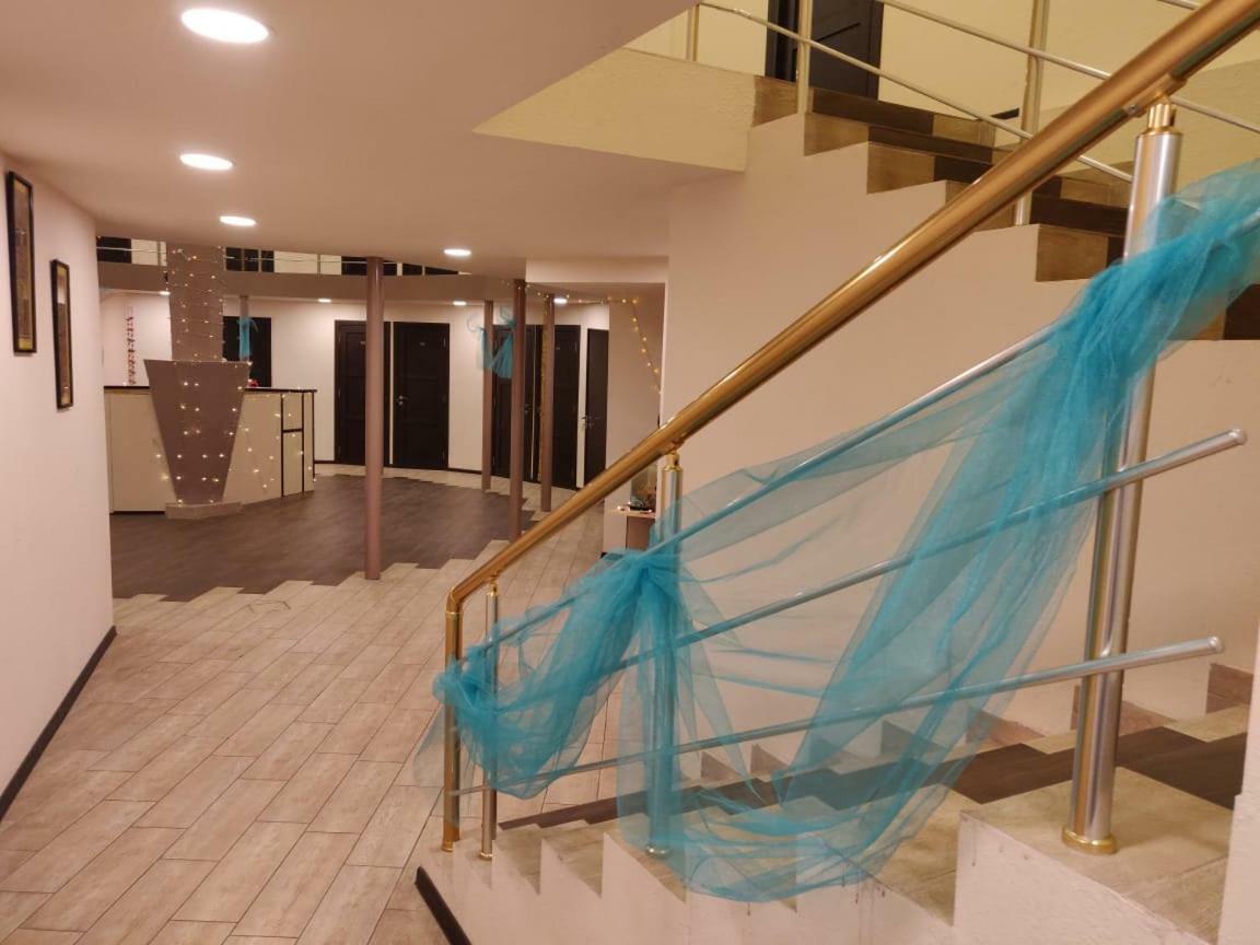 Shree Gopal Gayatri Lok Hotel Yerevan Exterior photo